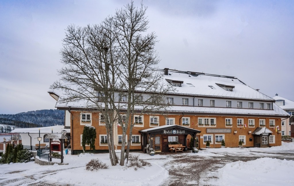 Hotel-Schiff-Ansicht-Winter-1